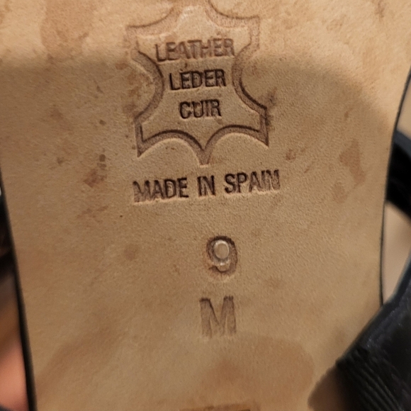 JON JOSEF CARSON Black & Faux Pearl Kitten Heels Size 9 - Picture 9 of 9